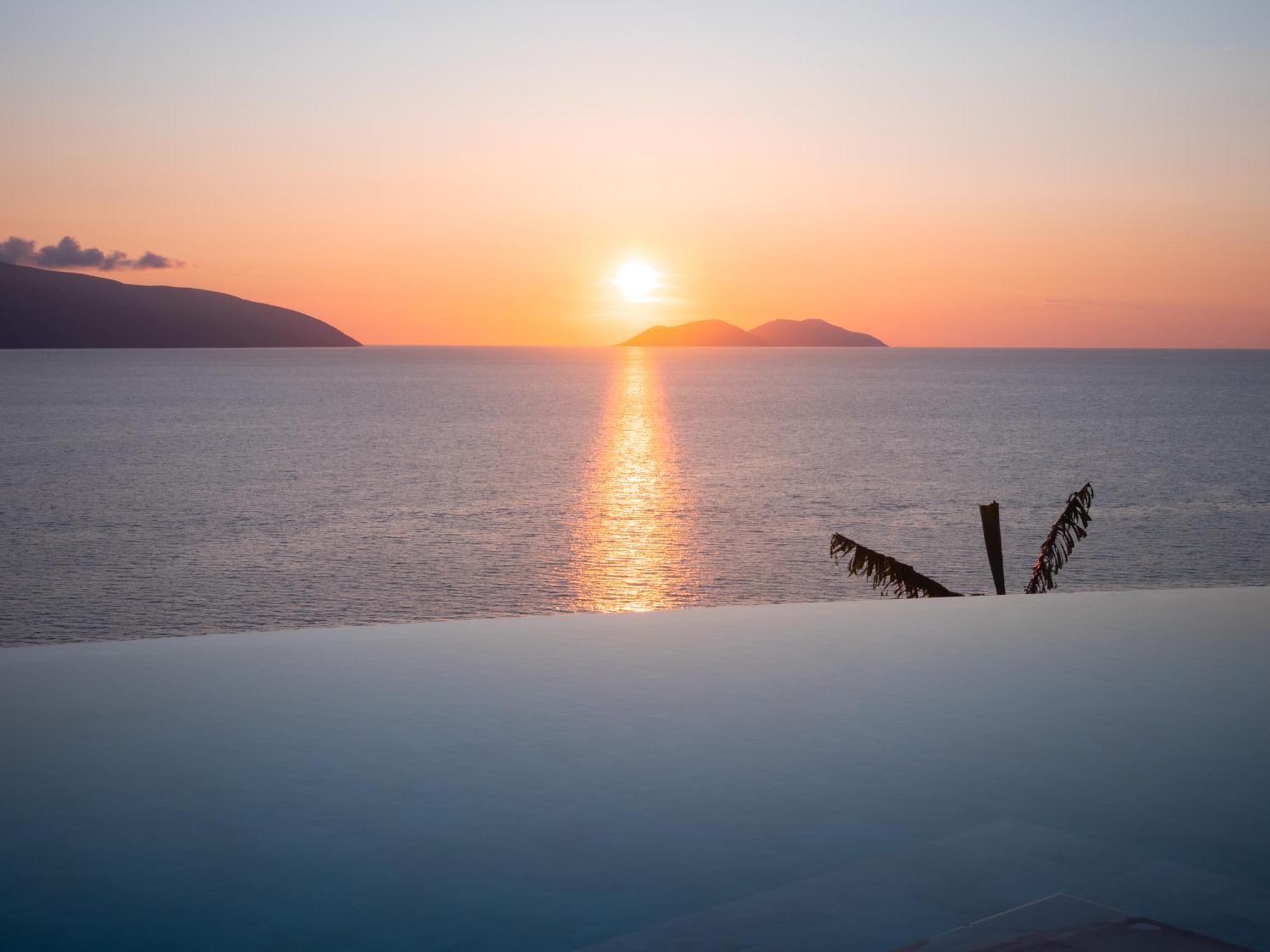 Nobus Hotel & Spa Vlore Exterior photo